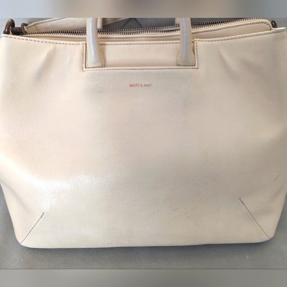 Matt & Nat Vegan Leather Large Laptop Bag in Cream - Picture 2 of 6